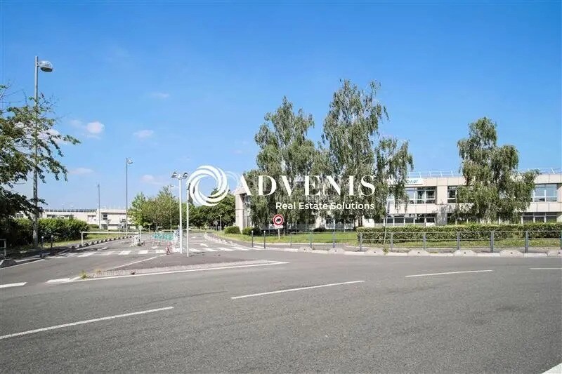 Bureau dans Roissy-en-France à louer - Photo de l’immeuble – Image 2 sur 7
