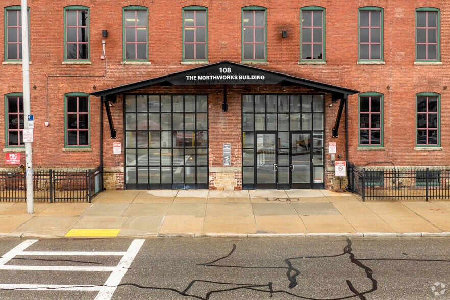 108 Grove St, Worcester, MA à louer - Photo de l’immeuble – Image 1 sur 13