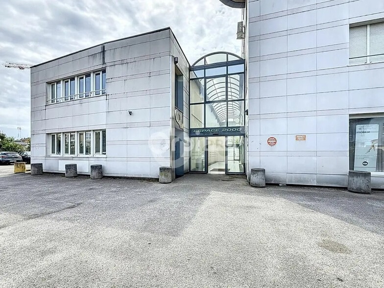 Bureau dans Saint-Louis à vendre - Photo de l’immeuble – Image 3 sur 12