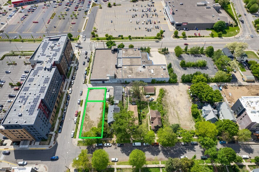 2616 29th st, Minneapolis, MN à vendre - Photo de l’immeuble – Image 3 sur 11