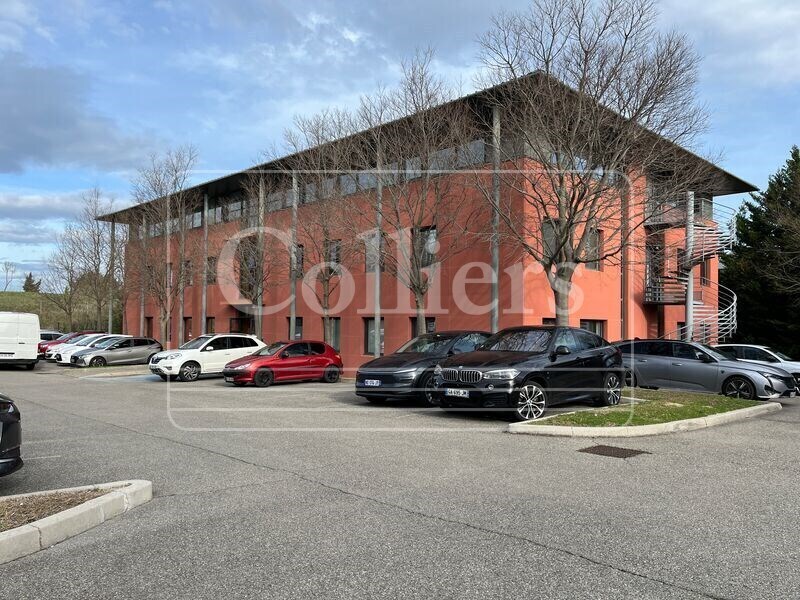 155 Rue Paul Langevin, Aix-en-Provence à louer Photo de l’immeuble– Image 1 sur 11