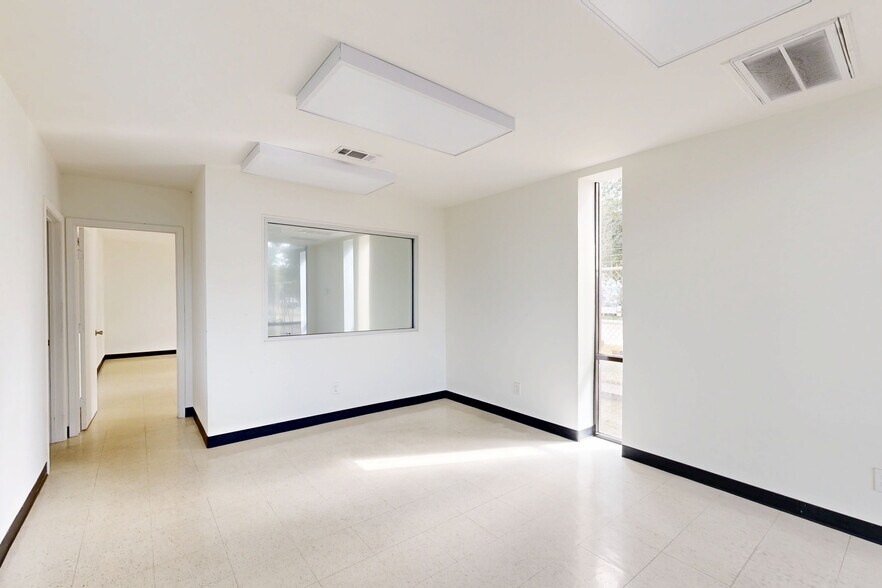 1800 Sherwood Forest St, Houston, TX à louer - Numérisation 3D Matterport – Image 2 sur 24