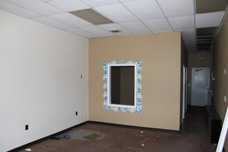 7113-7123 Mt Zion Blvd, Jonesboro, GA à louer Photo intérieure– Image 2 sur 8