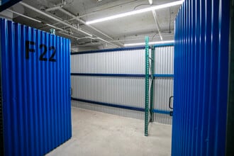 184-10-184-60 Jamaica Ave, Jamaica, NY à louer Photo intérieure– Image 1 sur 3