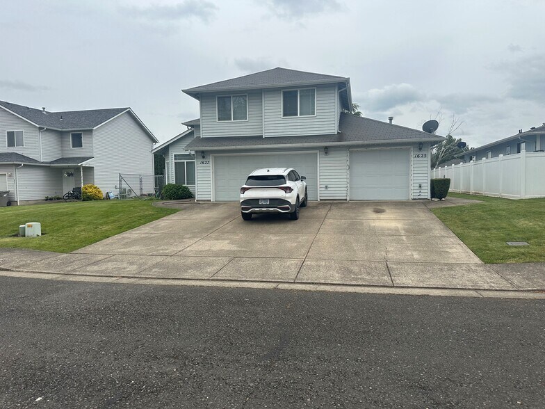1625 SE Cortland Ave, Dallas, OR à vendre - Photo principale – Image 1 sur 8