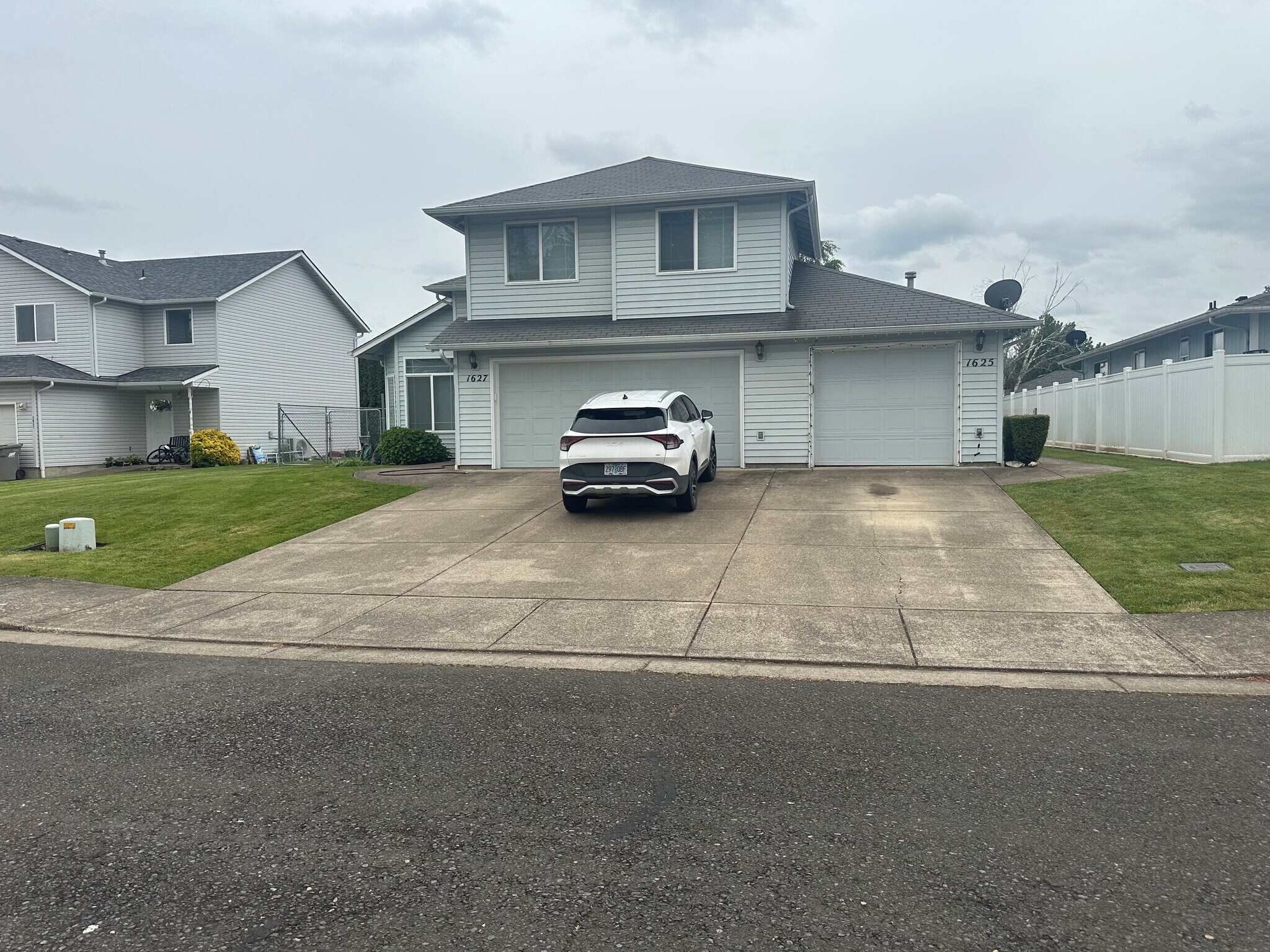 1625 SE Cortland Ave, Dallas, OR à vendre Photo principale– Image 1 sur 9