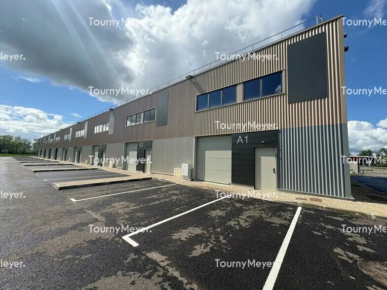 Local d’activités dans Montauban à louer - Photo de l’immeuble – Image 1 sur 7