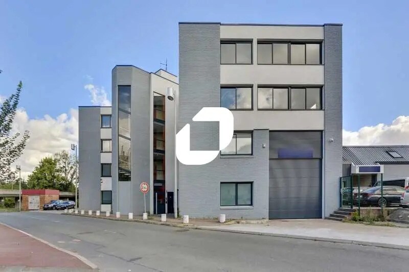 Bureau dans Évry-Courcouronnes à louer - Photo de l’immeuble – Image 1 sur 5