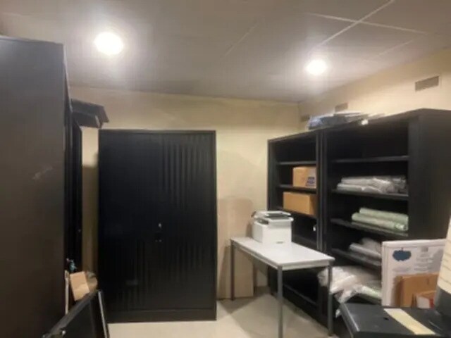 Local commercial dans Paris à louer - Photo de l’immeuble – Image 2 sur 12