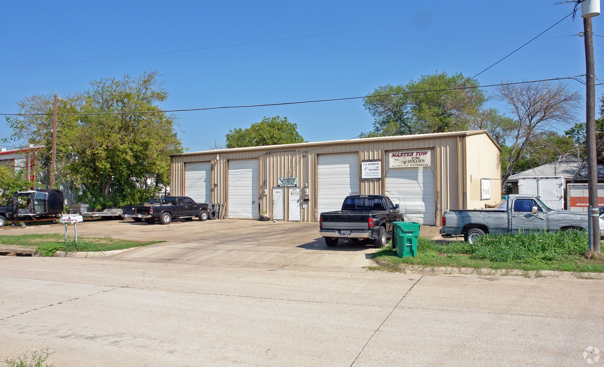305 N Grants Ln, Fort Worth, TX à vendre Photo principale– Image 1 sur 3