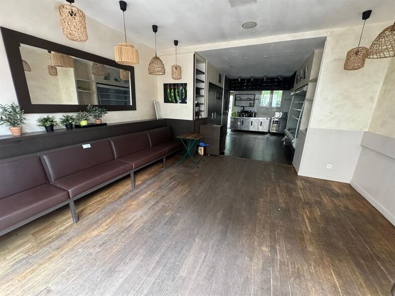 44 Rue Anatole France, Levallois-Perret à louer - Photo de l’immeuble – Image 1 sur 4