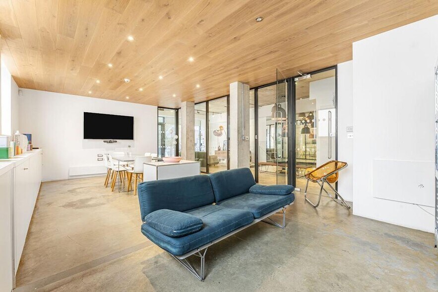 161-165 Kingsland Rd, Londres à vendre - Photo de l’immeuble – Image 3 sur 18