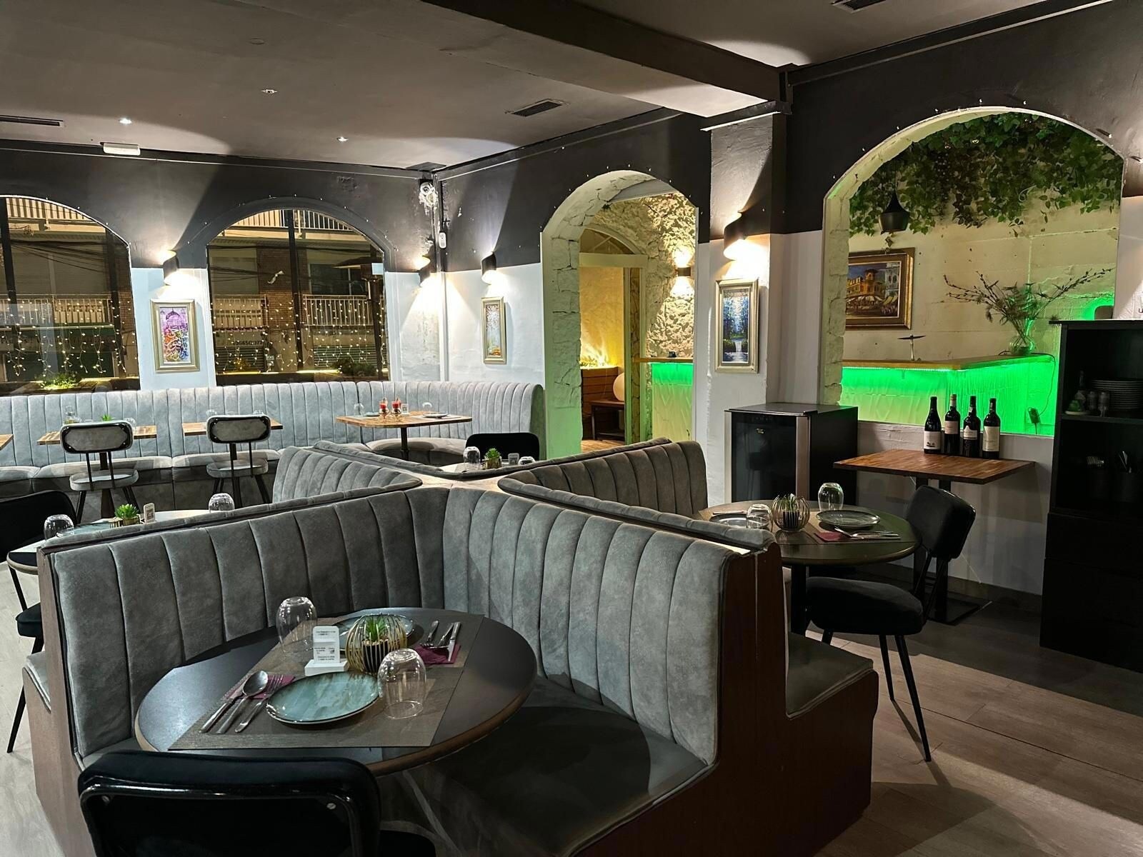 Local commercial dans Castelldefels, Barcelona à louer Photo intérieure– Image 1 sur 18