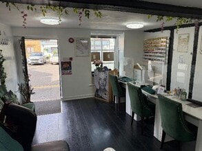 20 Aylesbury End, Beaconsfield à louer Photo intérieure– Image 2 sur 4