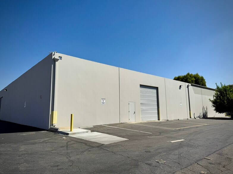 2304 S Castle Harbour Pl, Ontario, CA à louer - Photo de l’immeuble – Image 2 sur 17