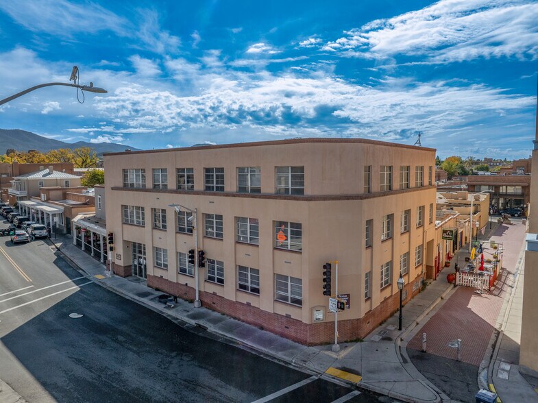 142 W Palace Ave, Santa Fe, NM à vendre - Photo de l’immeuble – Image 1 sur 25