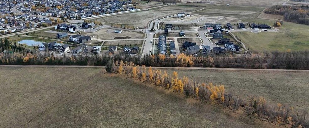 4410 60 St, Sylvan Lake, AB à vendre - Aérien – Image 1 sur 13