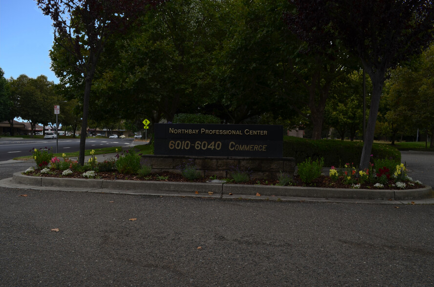 6040 Commerce Blvd, Rohnert Park, CA à louer - Photo de l’immeuble – Image 2 sur 7
