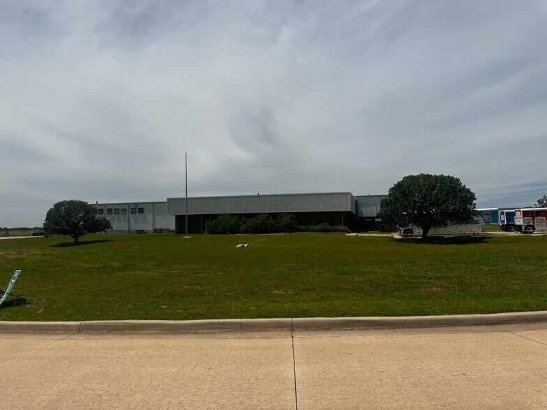 5301 SW 11th St, Lawton, OK à vendre - Photo de l’immeuble – Image 2 sur 16