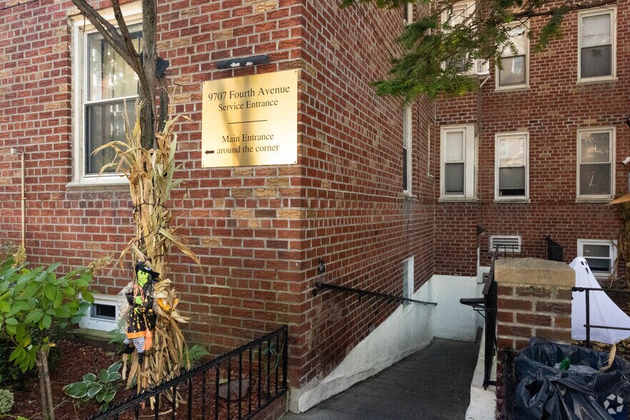 9707 4th Ave, Brooklyn, NY à louer - Photo de l’immeuble – Image 2 sur 7