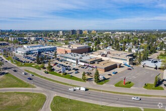 5308-5332 Calgary Trl, Edmonton, AB - VUE AÉRIENNE  vue de carte - Image1