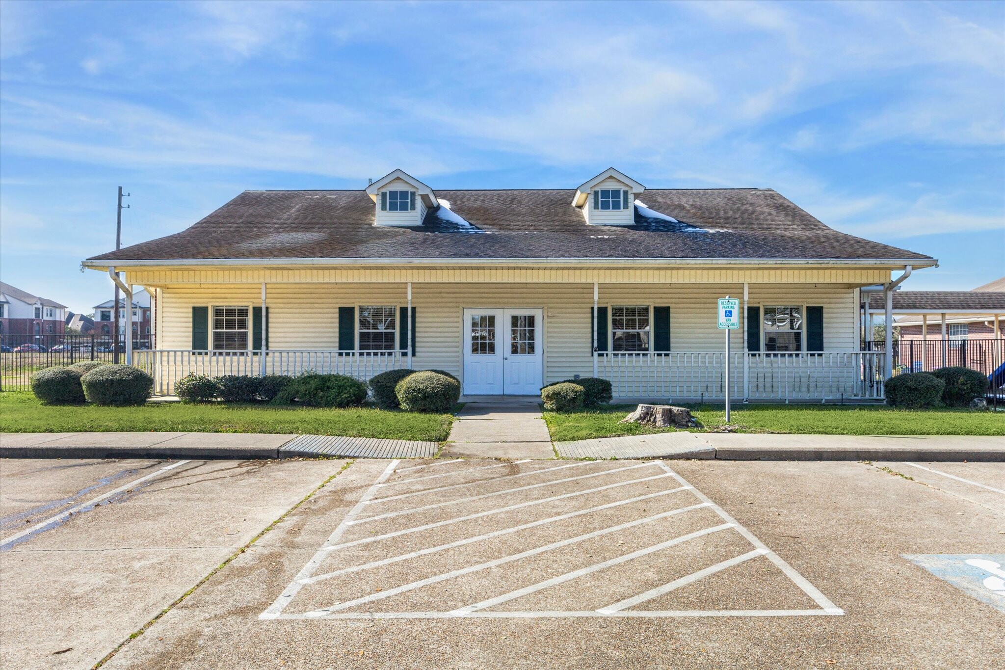 2654 W Oaks Blvd, Pearland, TX à louer Photo de l’immeuble– Image 1 sur 11
