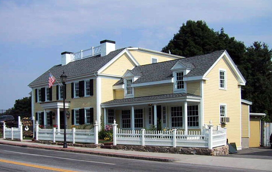 103 Central St, Wellesley, MA à louer - Photo de l’immeuble – Image 2 sur 7