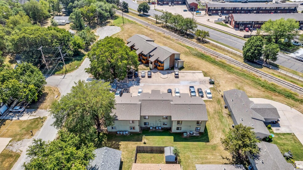 739 N Sheridan St, Wichita, KS à vendre - Photo de l’immeuble – Image 2 sur 30