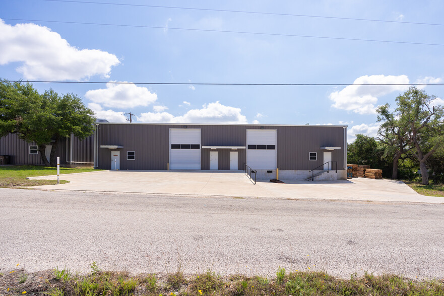 133 Glosson Ranch Rd, Dripping Springs, TX à vendre - Photo de l’immeuble – Image 2 sur 21
