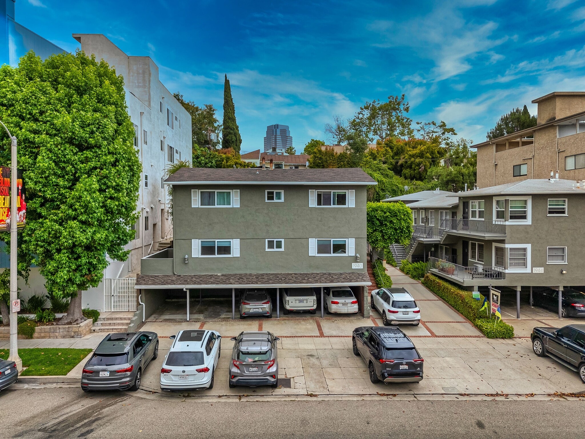 1940 S Beverly Glen Blvd, Los Angeles, CA à vendre Photo de l’immeuble– Image 1 sur 31