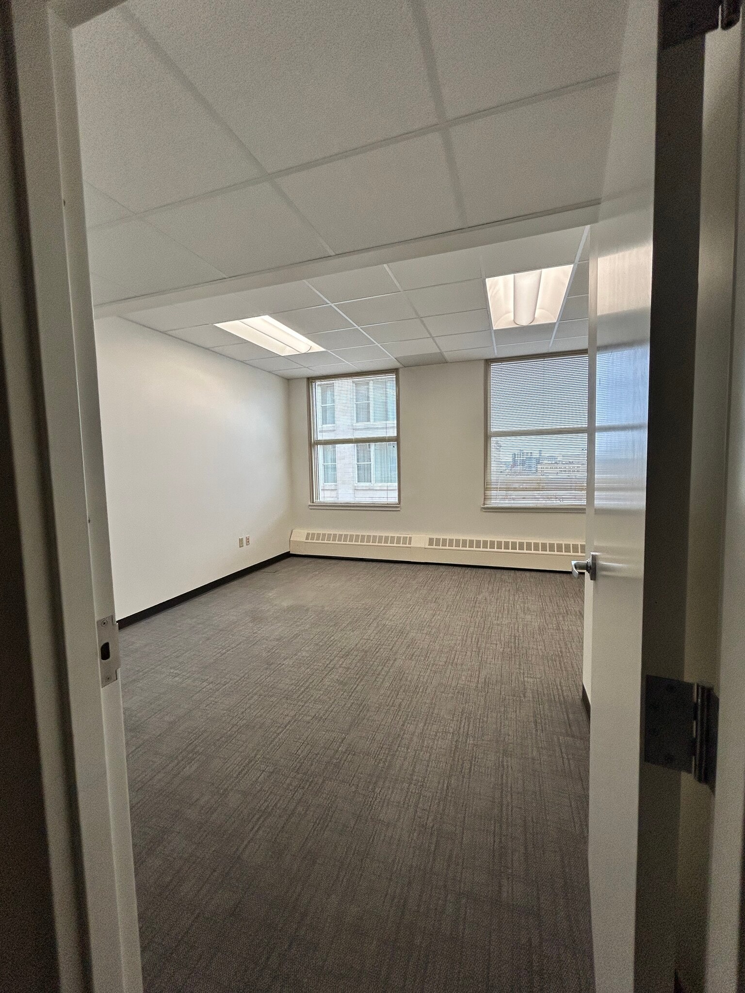 710 N Plankinton Ave, Milwaukee, WI à louer Photo de l’immeuble– Image 1 sur 2