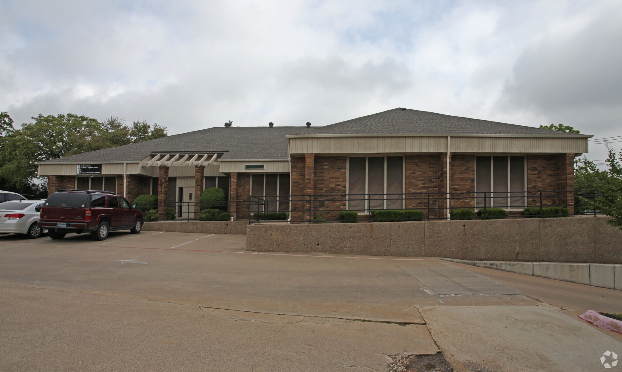 5616 SW Green Oaks Blvd, Arlington, TX à vendre Photo principale– Image 1 sur 4