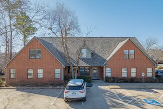 Plus de détails pour 1900 E 15th St, Edmond, OK - Bureau à vendre