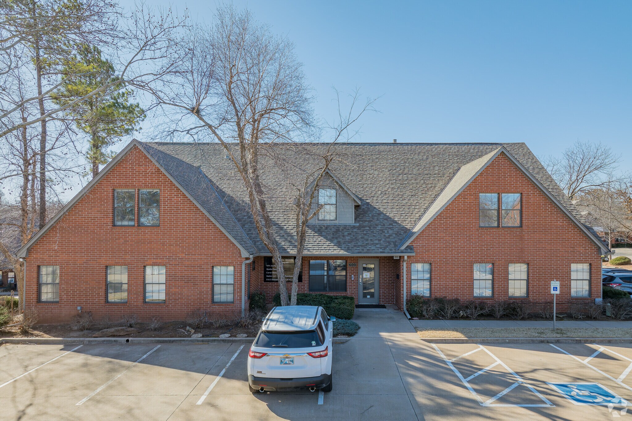 1900 E 15th St, Edmond, OK à vendre Photo de l’immeuble– Image 1 sur 23