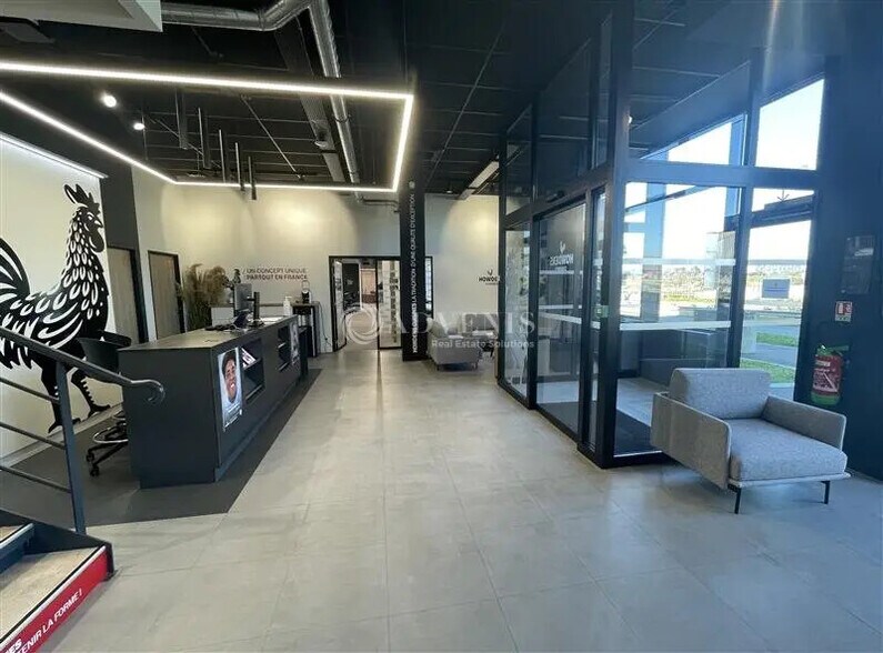 Bureau dans Tremblay-en-France à louer - Photo de l’immeuble – Image 1 sur 10