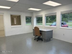 14001 Highland Rd, Laurinburg, NC à vendre - Photo intérieure – Image 2 sur 20