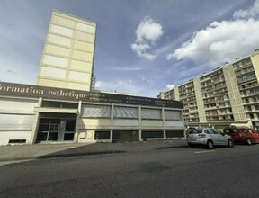 Bureau dans Villeurbanne à louer Photo de l’immeuble– Image 1 sur 11