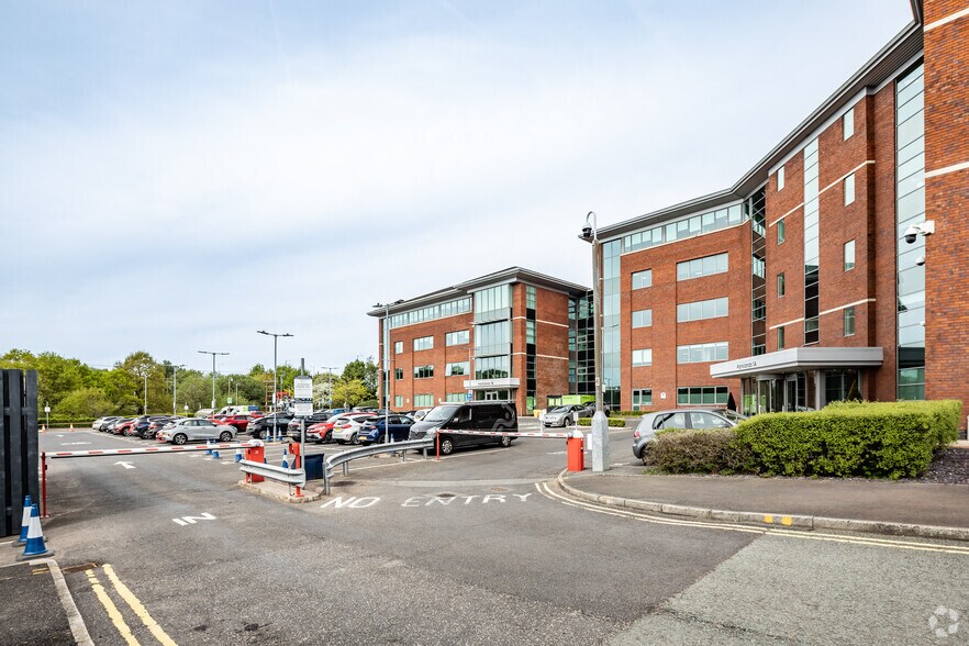 1A The Parklands, Bolton à louer - Photo de l’immeuble – Image 2 sur 4