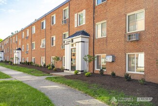 Plus de détails pour 20580 Lorain Rd, Fairview Park, OH - Logement à vendre