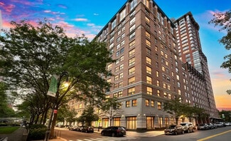Plus de détails pour 455 North End Ave, New York, NY - Local commercial à louer