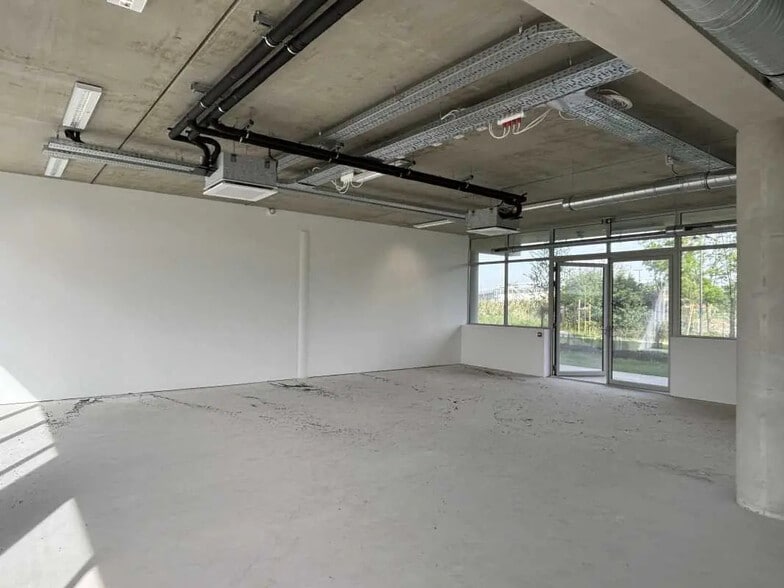 6 Avenue Simone Veil, Villenave-d'Ornon à louer - Photo de l’immeuble – Image 3 sur 10