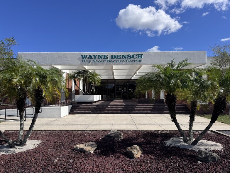 1951 S Orange Blossom Trl, Apopka, FL à vendre - Photo de l’immeuble – Image 2 sur 10