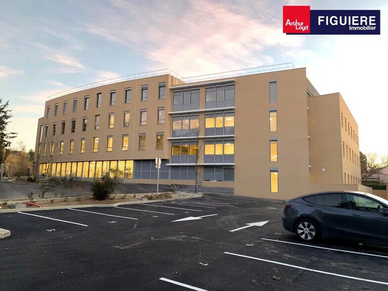 560 Avenue Du Club Hippique, Aix-en-Provence à louer - Photo de l’immeuble – Image 3 sur 10