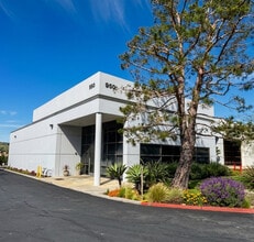 950 Calle Negocio, San Clemente, CA à louer Photo de l’immeuble– Image 1 sur 8