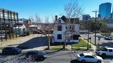 500 E Belknap St, Fort Worth, TX à louer Photo de l’immeuble– Image 2 sur 4