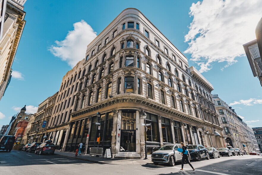 372-396 Rue Notre-Dame O, Montréal, QC à louer - Photo principale – Image 1 sur 1