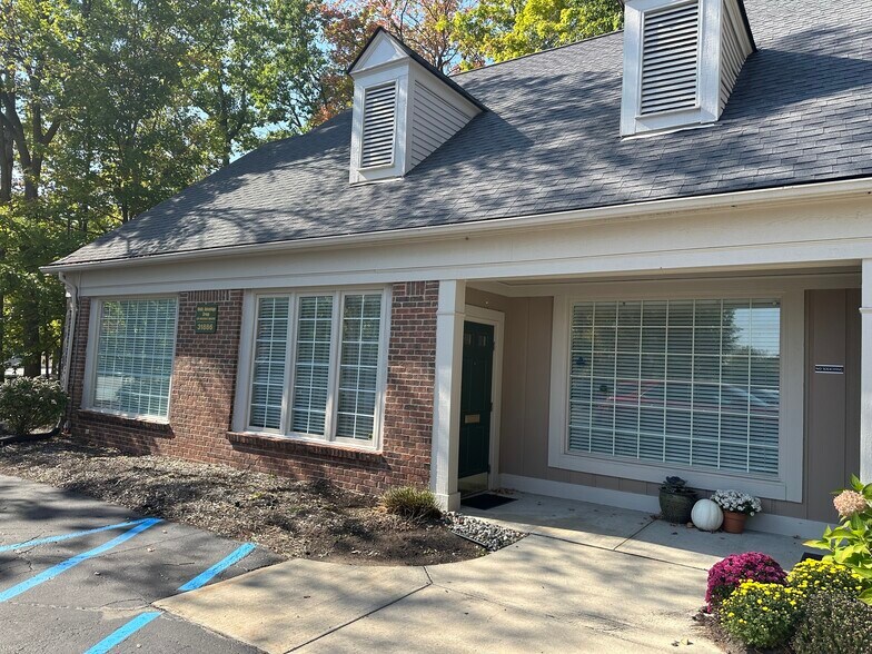 31886 Northwestern Hwy, Farmington, MI à louer - Photo de l’immeuble – Image 2 sur 14