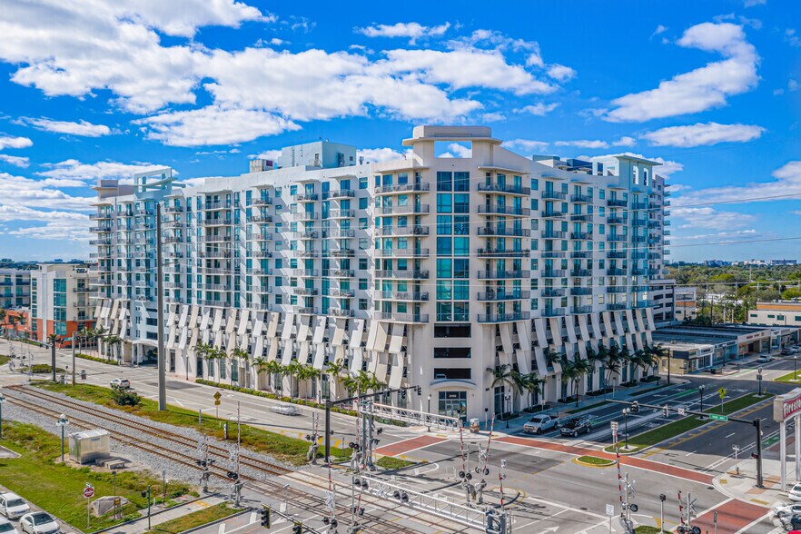 2100-2116 Hollywood Blvd, Hollywood, FL à louer - Photo de l’immeuble – Image 1 sur 4