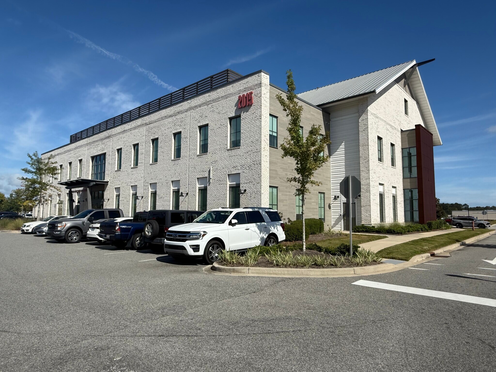 2015 2nd Ave, Summerville, SC à louer Photo principale– Image 1 sur 43