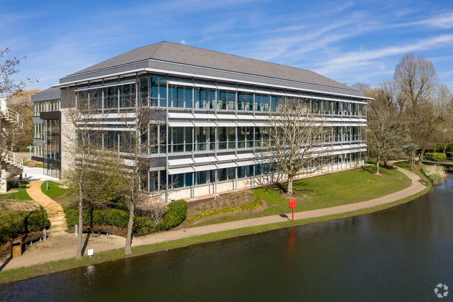 Arlington Park, Reading à louer - Photo de l’immeuble – Image 3 sur 26